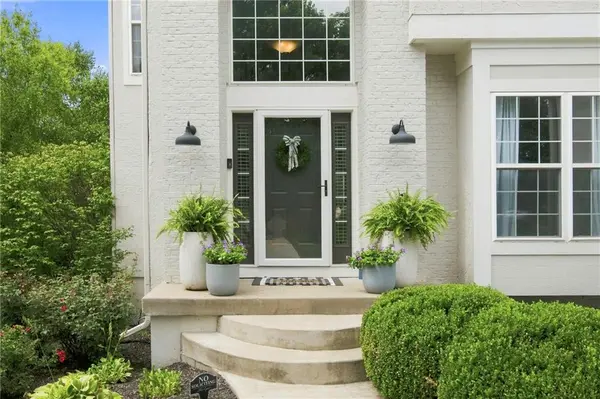15662 S Blackfeather ST, Olathe, KS 66062