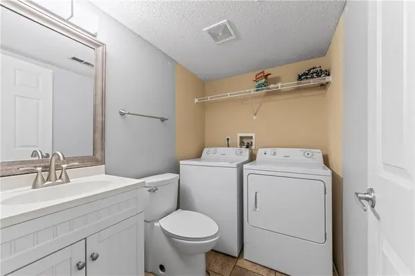15521 E 48th ST, Kansas City, MO 64136
