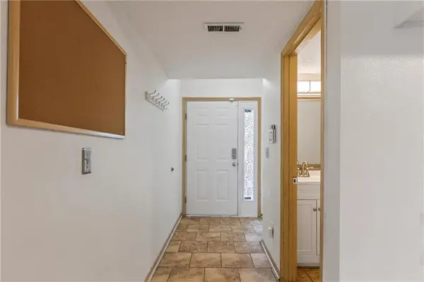 15521 E 48th ST, Kansas City, MO 64136