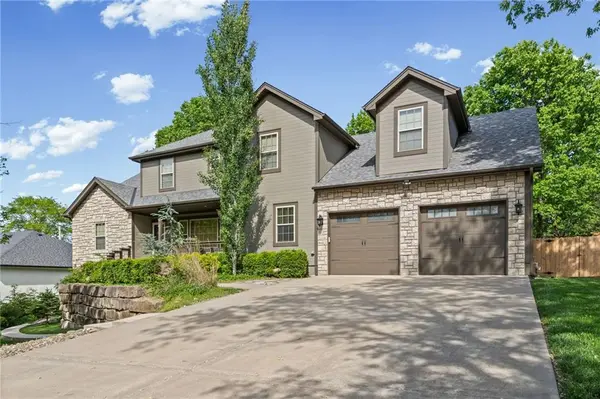 8119 NW Venita ST, Weatherby Lake, MO 64152