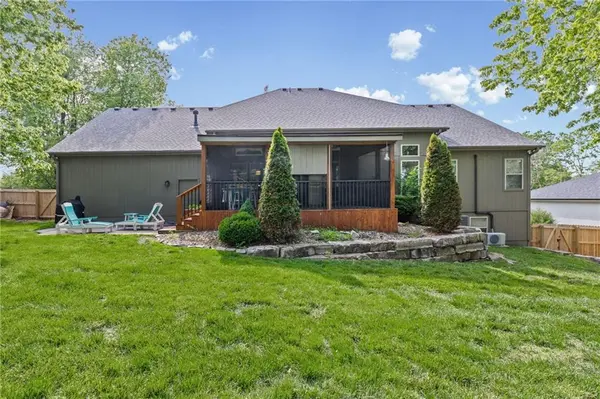 8119 NW Venita ST, Weatherby Lake, MO 64152