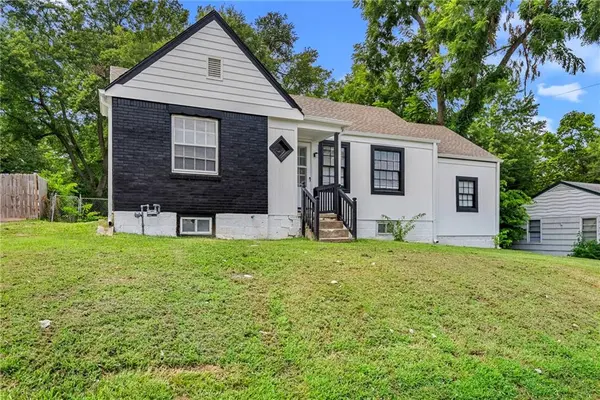 6804 Raytown RD, Kansas City, MO 64133