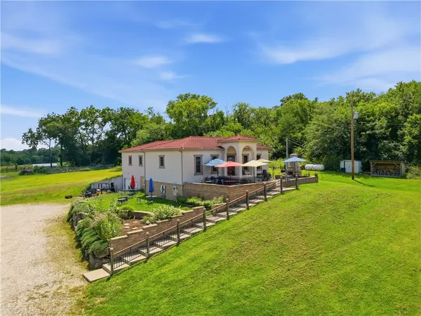 7397 K-92 HWY, Ozawkie, KS 66070
