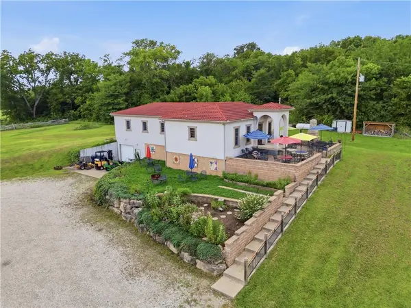7397 K-92 HWY, Ozawkie, KS 66070