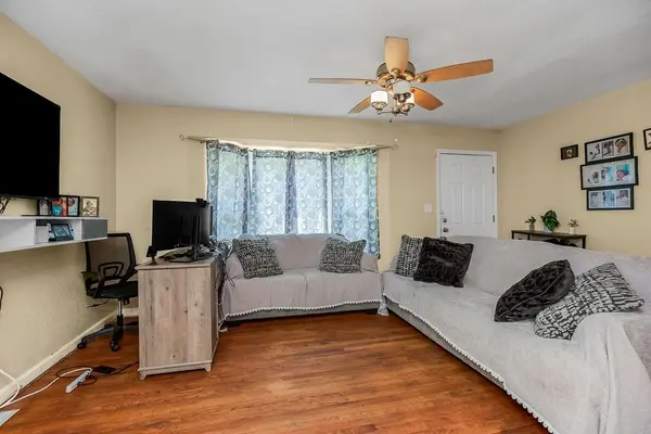 5902 Fairlane DR, Kansas City, MO 64134