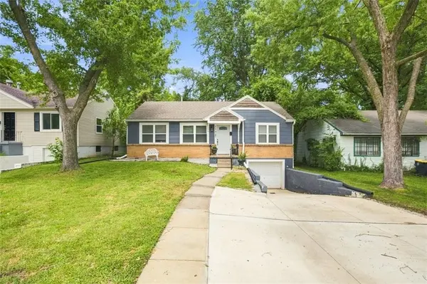 1146 E 67th ST, Kansas City, MO 64131