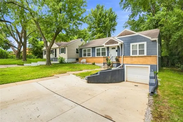 1146 E 67th ST, Kansas City, MO 64131