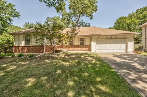 9610 W 97th ST, Overland Park, KS 66212