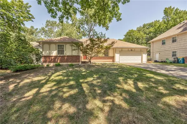 9610 W 97th ST, Overland Park, KS 66212