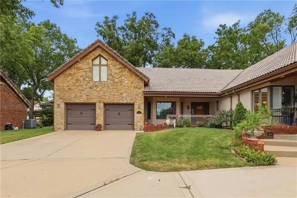 10 The Woodlands N/A, Gladstone, MO 64119