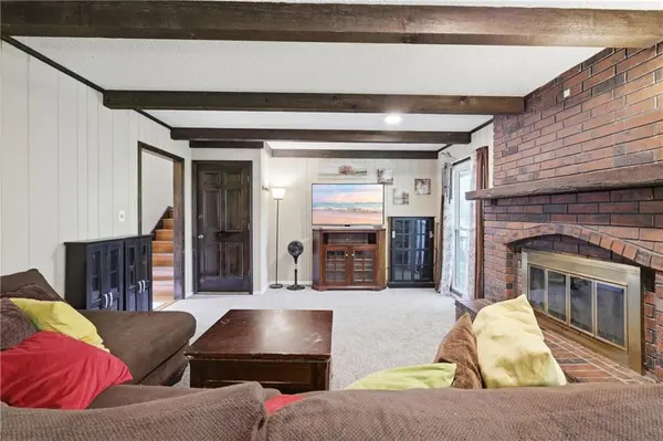 1605 SW 21ST ST, Blue Springs, MO 64015