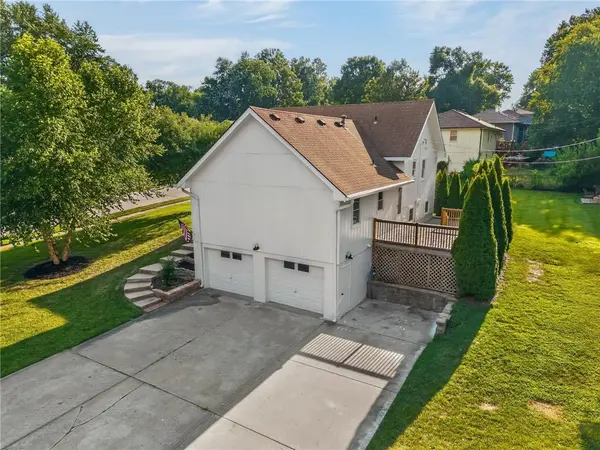 402 Kingsley AVE, Liberty, MO 64068