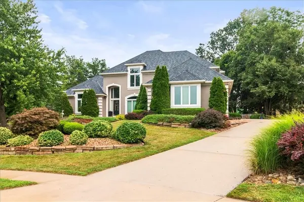 713 NE DICK HOWSER CT, Lee's Summit, MO 64064