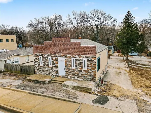 11303 E Truman RD, Independence, MO 64050
