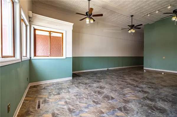109 S Main ST, Windsor, MO 65360
