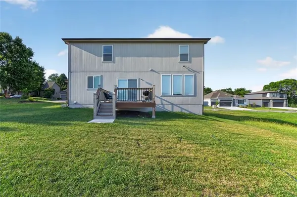 2708 SW 12th ST, Lee's Summit, MO 64081
