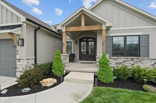 1108 Deer Run DR, Greenwood, MO 64034