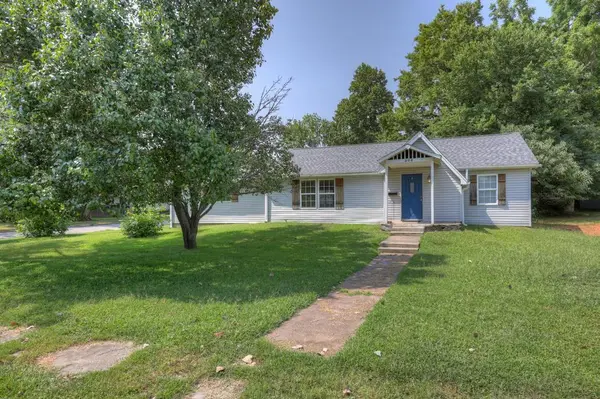 504 E 6th ST, Baxter Springs, KS 66713