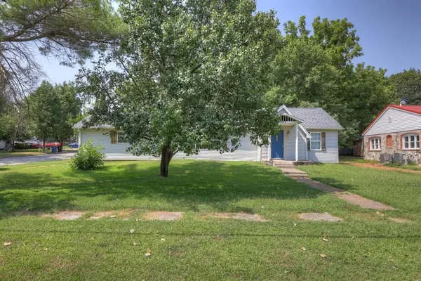 504 E 6th ST, Baxter Springs, KS 66713