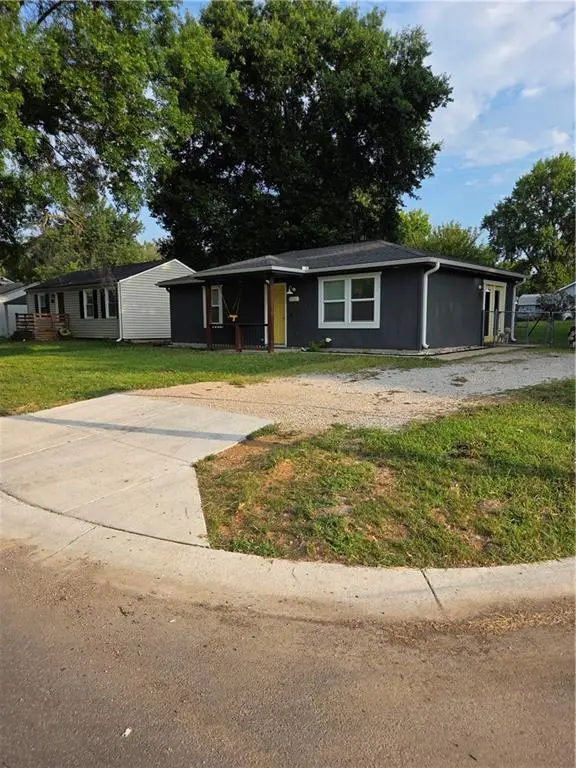 326 Front ST, Grain Valley, MO 64029