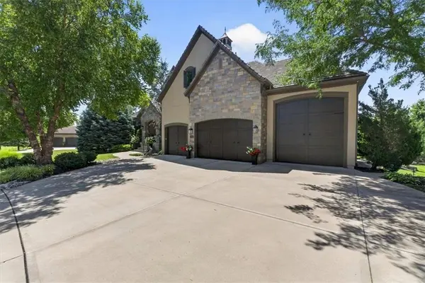 12605 W 160 ST, Overland Park, KS 66221
