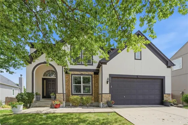 9317 N Charlotte CT, Kansas City, MO 64155