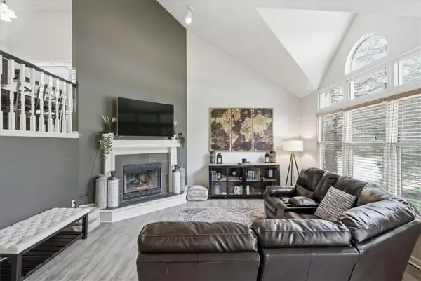 12502 S Alcan CIR, Olathe, KS 66062