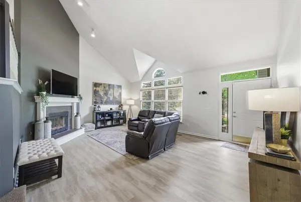 12502 S Alcan CIR, Olathe, KS 66062