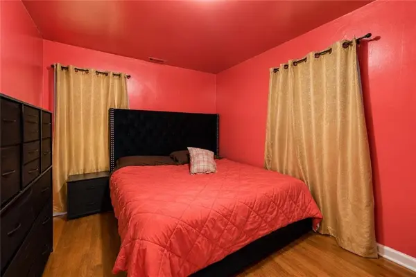 118 N Carlisle ST, Sugar Creek, MO 64054