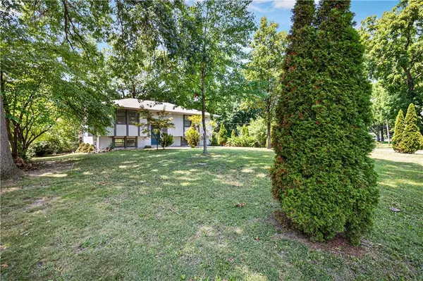 4916 NE Davidson RD, Kansas City, MO 64118