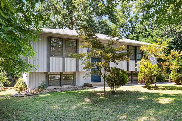 4916 NE Davidson RD, Kansas City, MO 64118