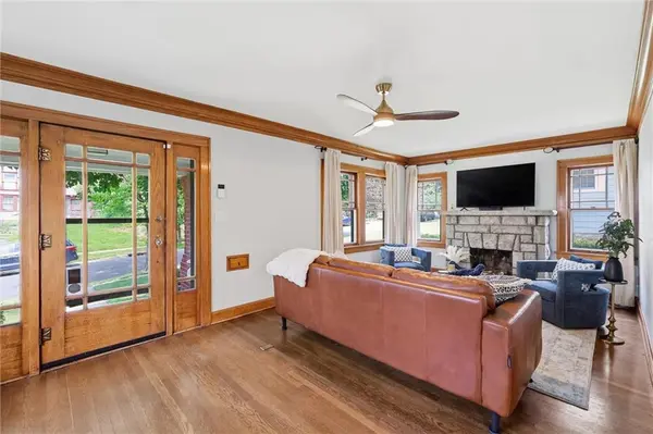 315 E 70th TER, Kansas City, MO 64113