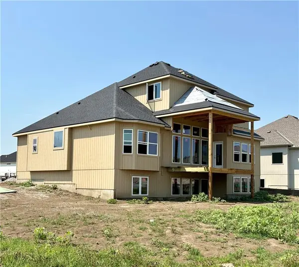 15292 W 161st TER, Olathe, KS 66062
