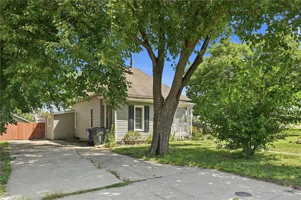 245 Illinois ST, Lawrence, KS 66044