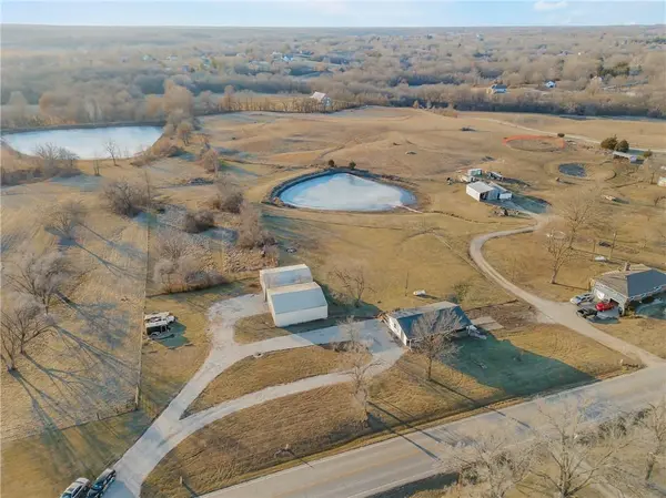 17504 State Route 33 HWY, Holt, MO 64048