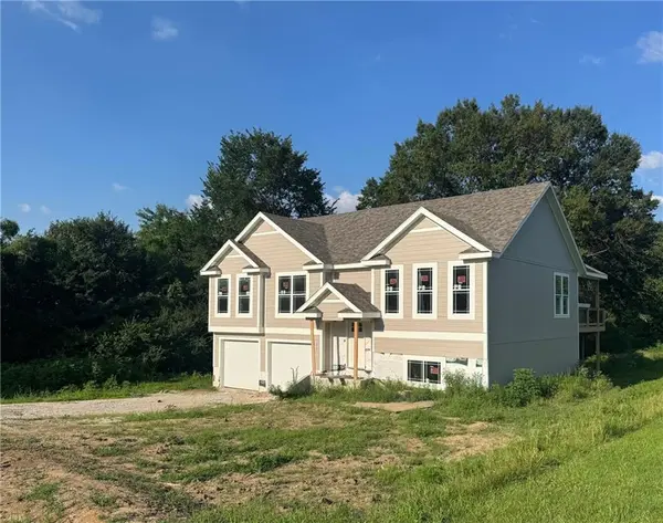 233 SE 141 RD, Warrensburg, MO 64093