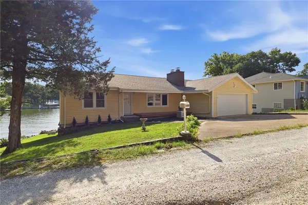 380 Fischer Point DR, Camdenton, MO 65020