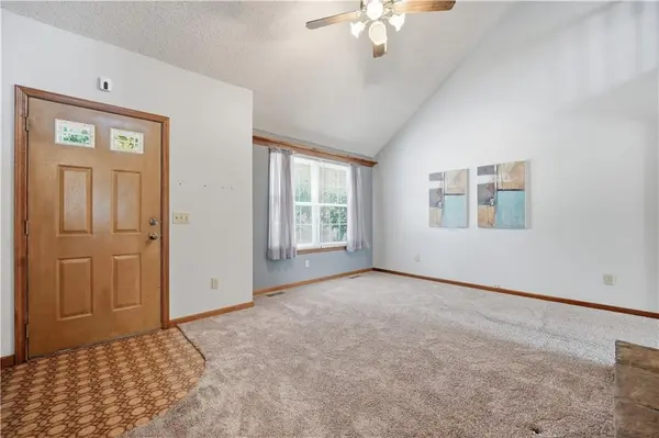 14821 W 150th PL, Olathe, KS 66062