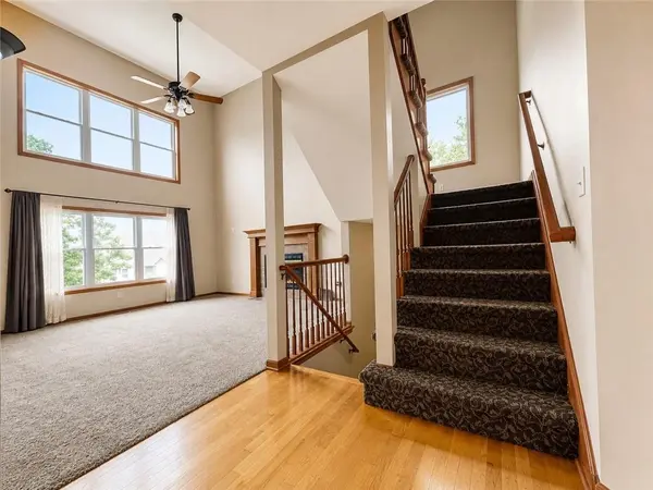 2924 SW Silverspur RD, Lee's Summit, MO 64081