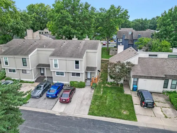 12123 W 66th ST, Shawnee, KS 66216