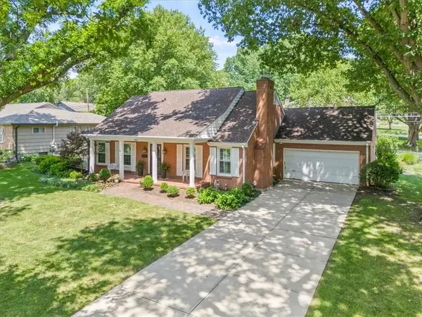8611 Belleview AVE, Kansas City, MO 64114