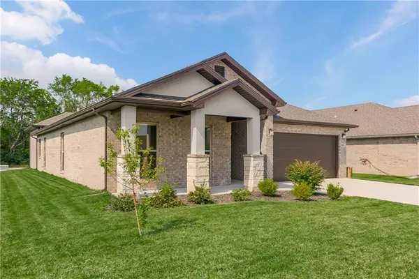 24402 W 75th TER, Shawnee, KS 66227
