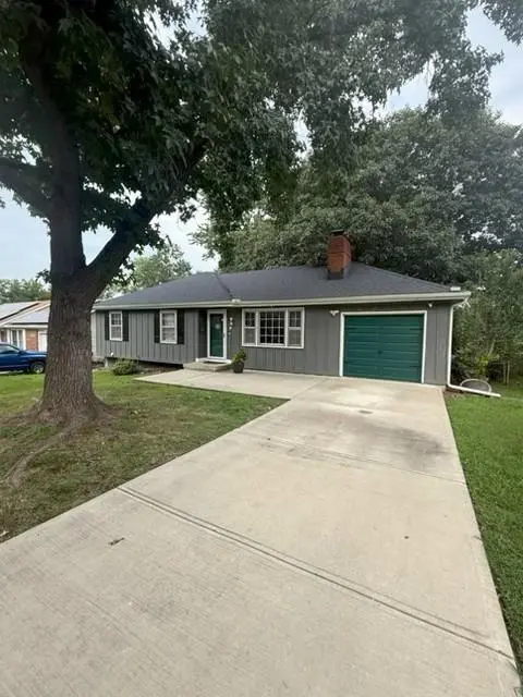 8513 Arlington AVE, Raytown, MO 64133
