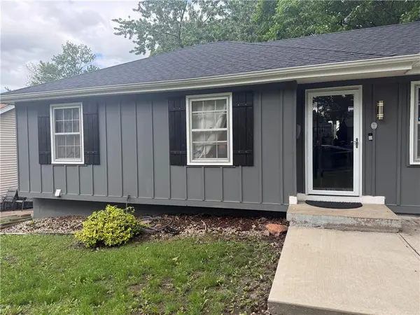 8513 Arlington AVE, Raytown, MO 64133