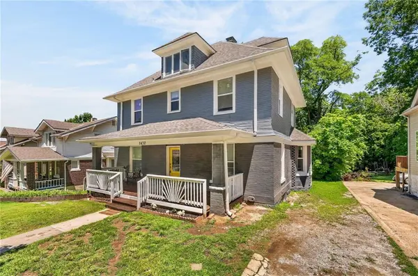 1432 W Walnut ST, Independence, MO 64050