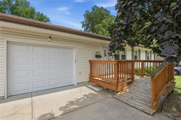 4009 S Spring ST, Independence, MO 64055