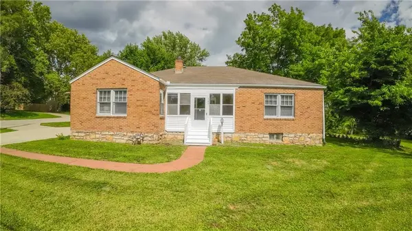 7021 Raytown RD, Kansas City, MO 64133