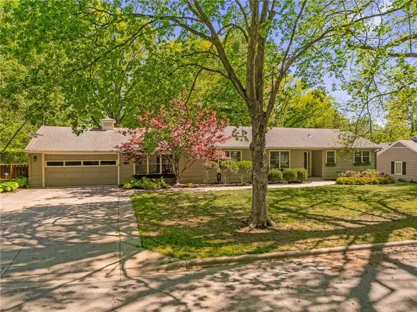 2105 W 97th ST, Leawood, KS 66206