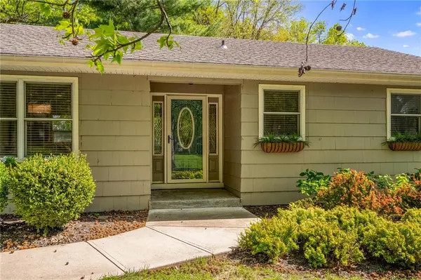 2105 W 97th ST, Leawood, KS 66206