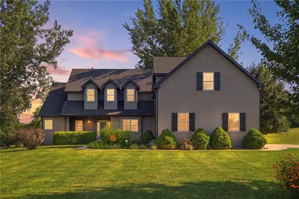 17891 Highview RD, Tonganoxie, KS 66086